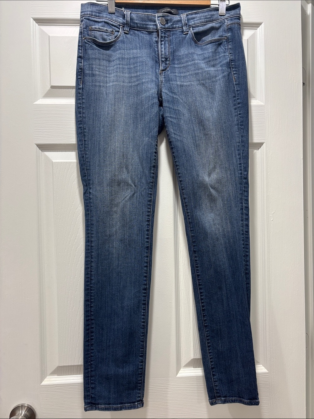 Classic Ann Taylor Women's Mid Blue Skinny Jeans size 8